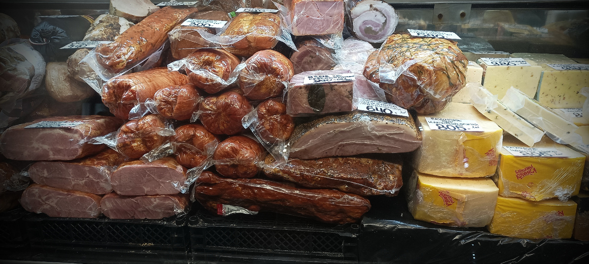 Фото с витрины павильона. Авторское фото