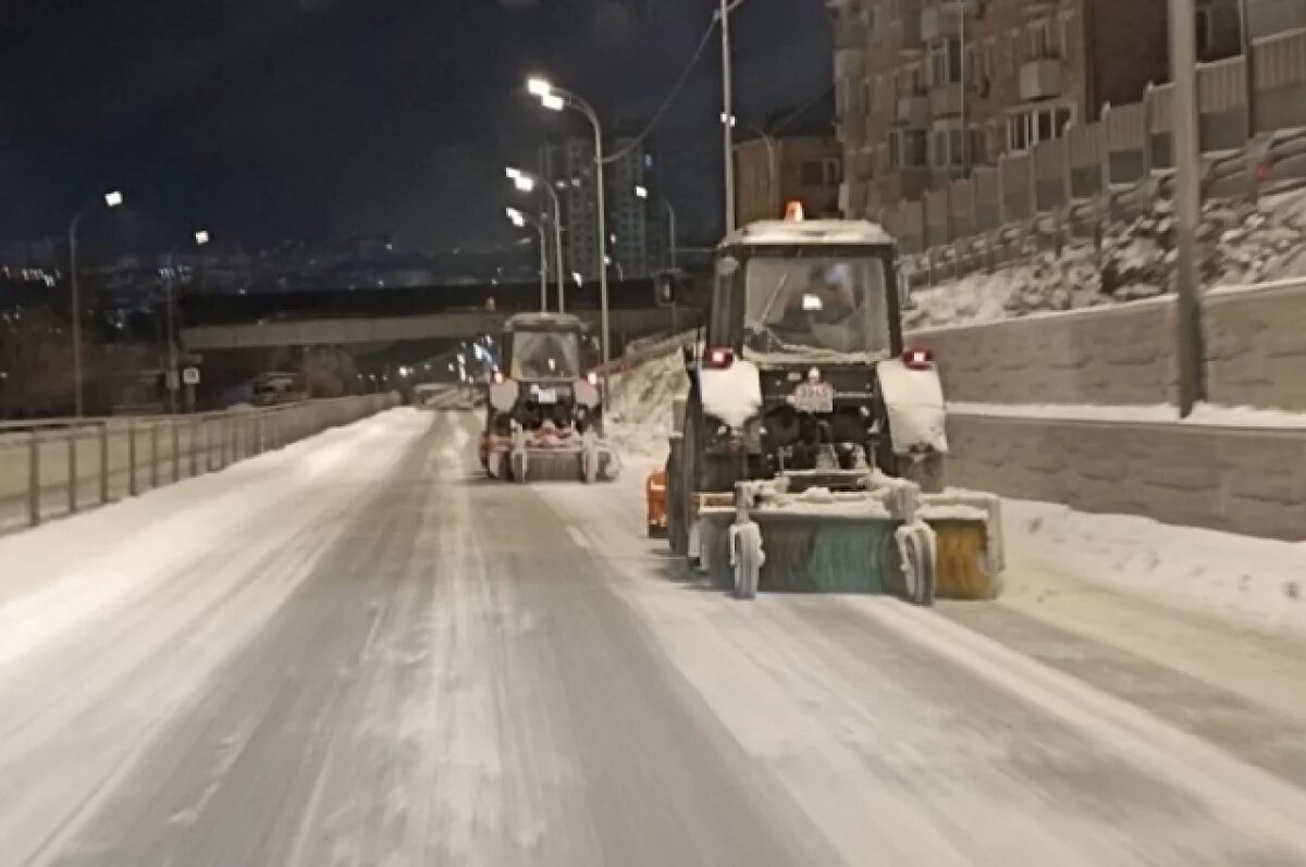    Владивосток после непогоды: 2066 кубометров снега вывезли за ночь