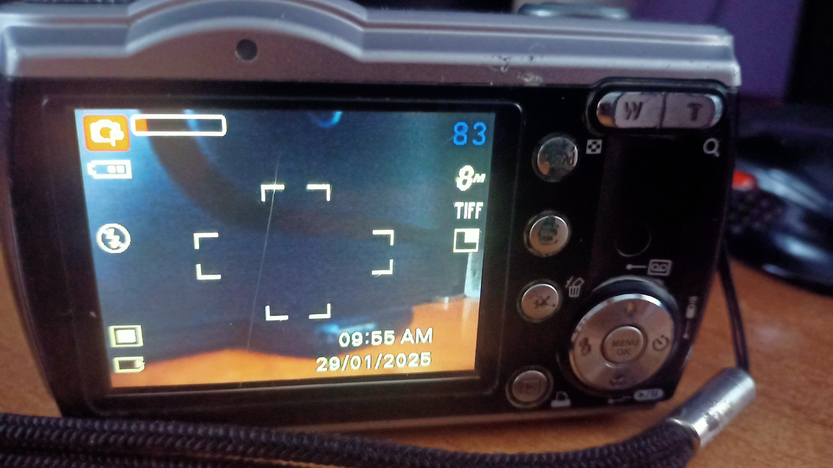 Кнопки стёрты, но всё понятно.