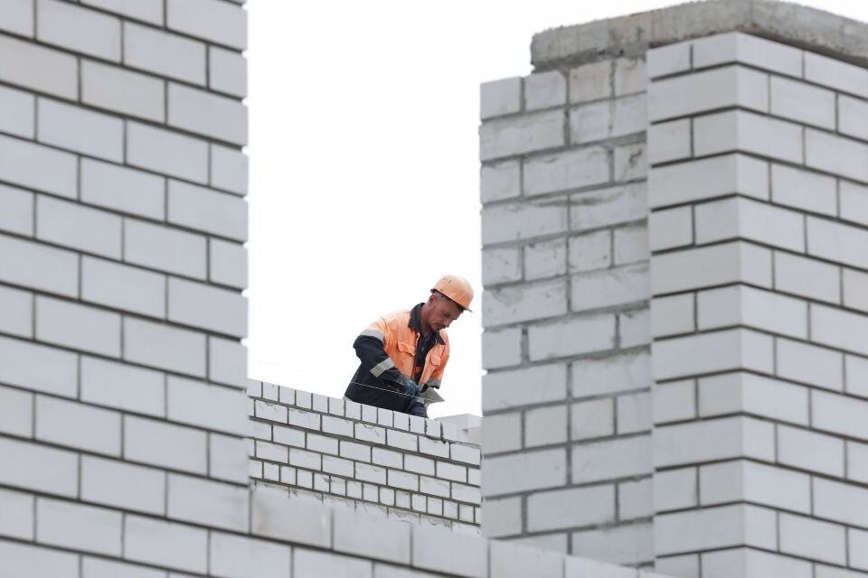    Строительство школы в Спутнике. Источник: Антон Федотов