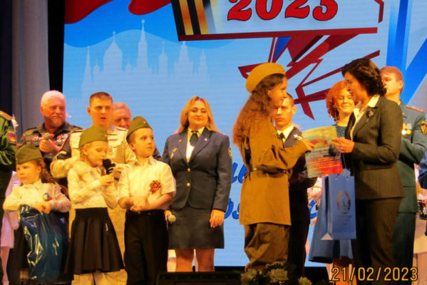    На фестивале патриотической песни имени Александра Колгатина