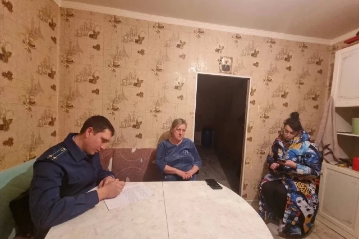    Прокуратура проверяет жалобу жителей п. Чебеньки на ФАП