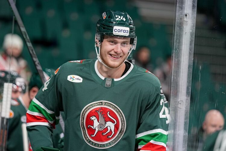    Сафонов поделился секретами успеха с молодыми хоккеистами.   
Фото: ak-bars.ru