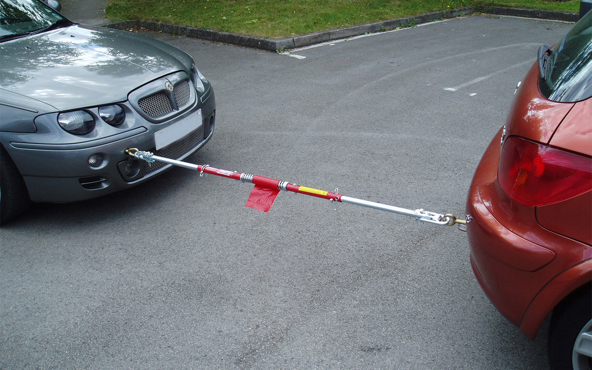 Wilco Direct📷На жесткой сцепке п. 20.4 ПДД допускает буксировку транспортных средств с недействующей тормозной системой, если фактическая масса буксируемого меньше половины фактической массы буксирующего