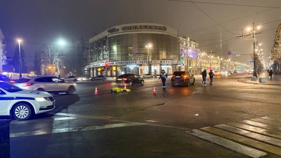 Сбит насмерть пешеход на пешеходном. Дтп насмерть пешеход. Дтп насмерть пешеход. Дтп насмерть пешеход. Дтп в уфе со смертельным исходом.