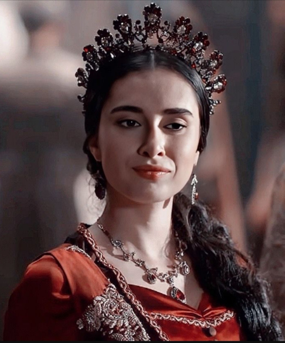 Валиде Турхан.