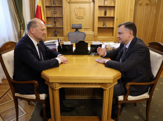    Александр Скрябин на встрече с Юрием Слюсарем // фото: donland.ru