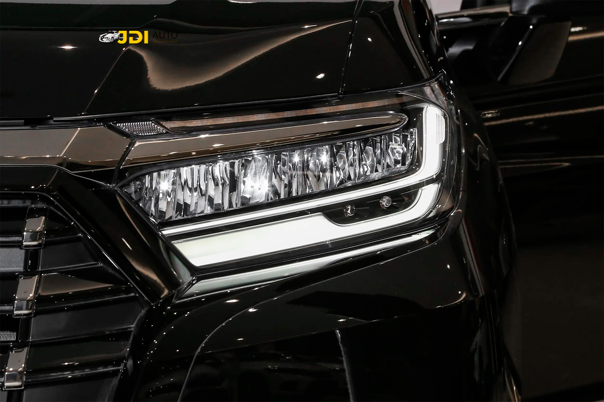 Светодиодные фары и дневные ходовые огни Honda Elysion 2024г.