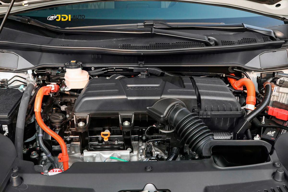 Моторный отсек Honda Elysion 2024г.