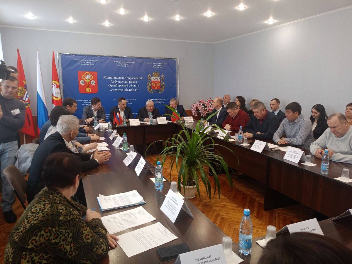    Акбулакский совет депутатов принял отставку главы района Виктора Пирогова Белов Михаил Александрович