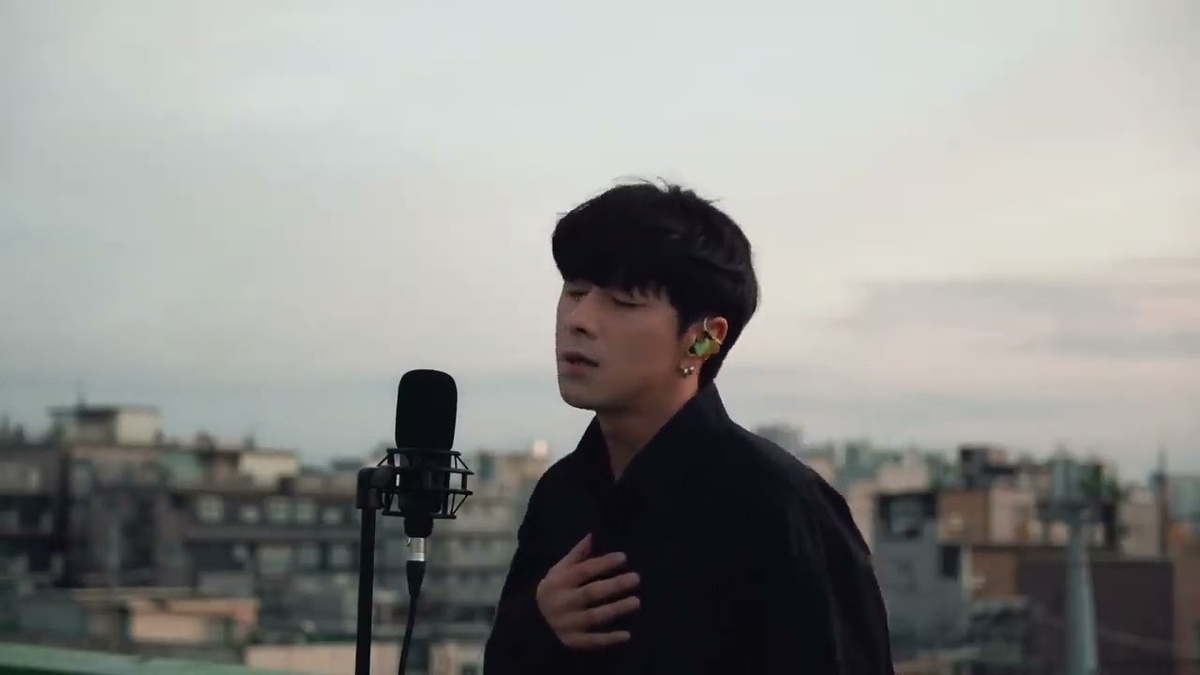 Корейский копмозитор, автор песен и каверисполнитель Song Wonsub. Яндекс картинки