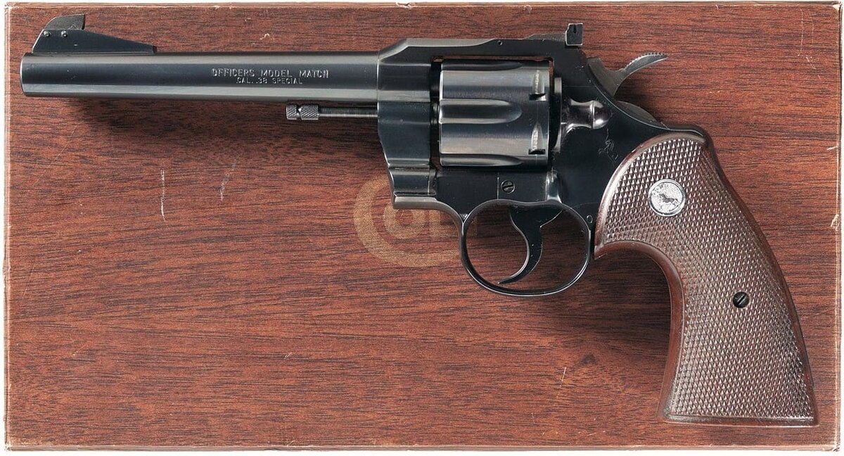 Револьвер Officer's Model Match.