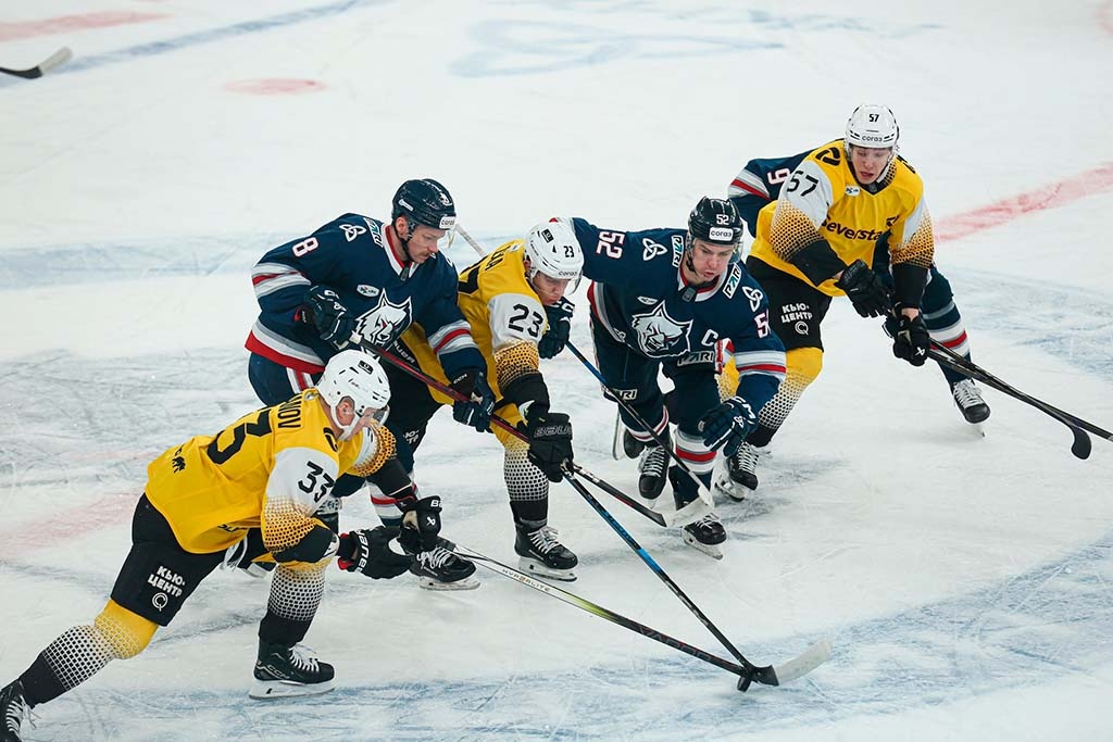    Матч прошел 28 января в Нижнекамске и завершился со счетом 1:2 в пользу гостей. Голы от "Северстали" забили Адам Лишка и Кирилл Пилипенко.