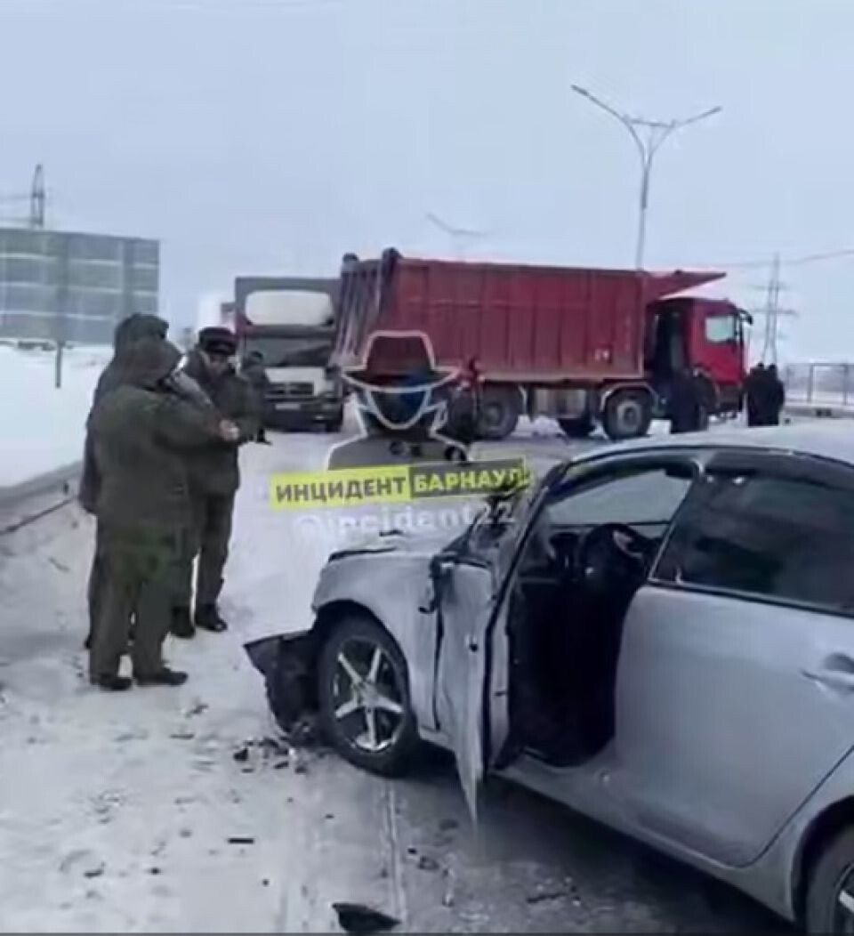    ДТП в Первомайском районе. Источник: кадр видео "Инцидент Барнаул"