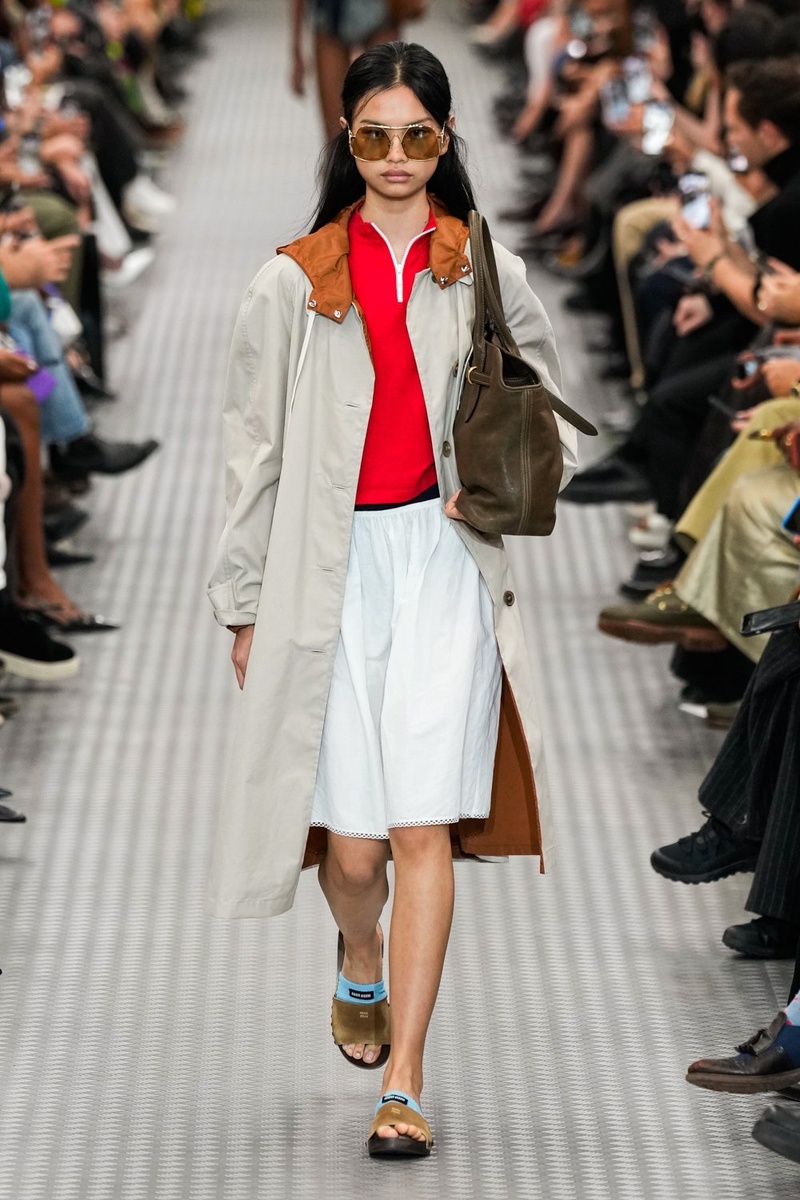 Miu Miu весна-лето 2025. Листай 👉