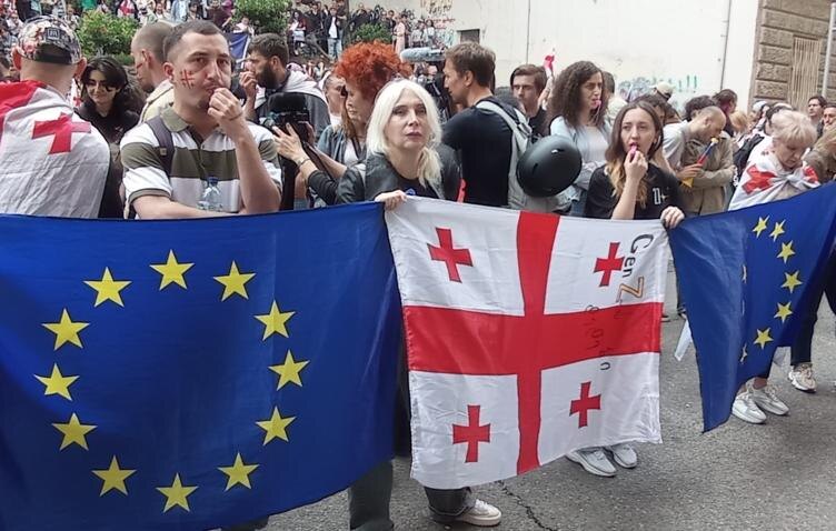 Пока только для чиновников и дипломатов.