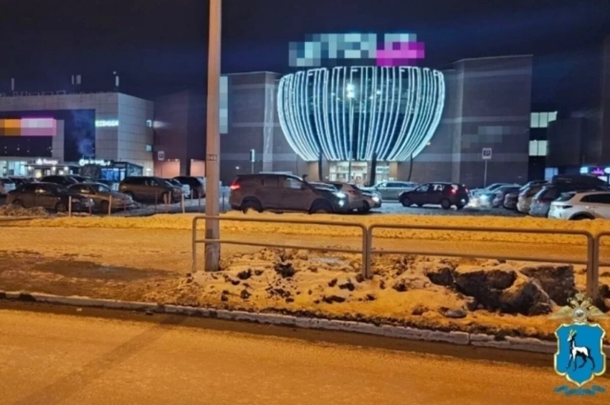    Самарец устроил поножовщину в ТЦ из-за плохо наклеенного стекла на телефон