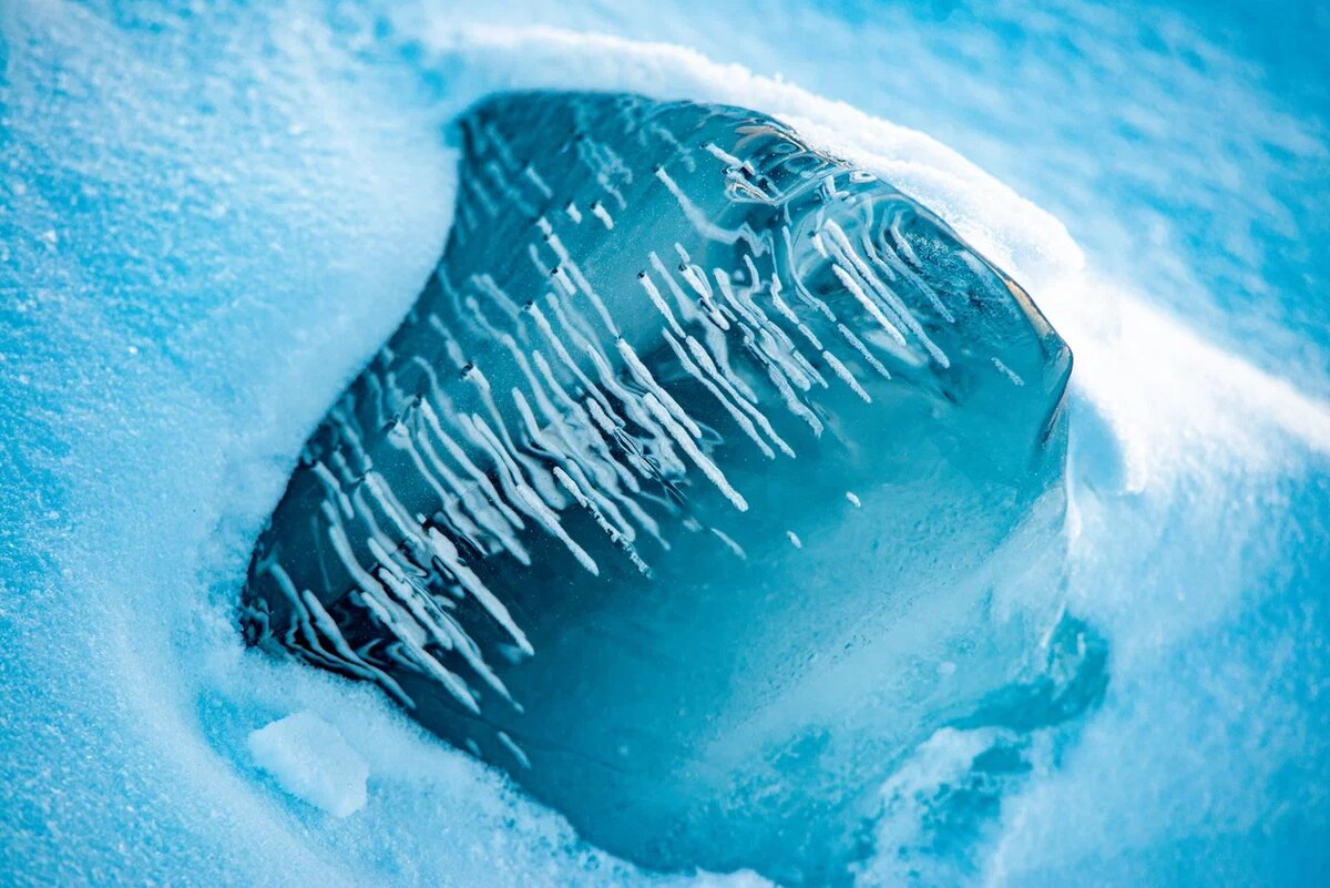 Лёд Байкала