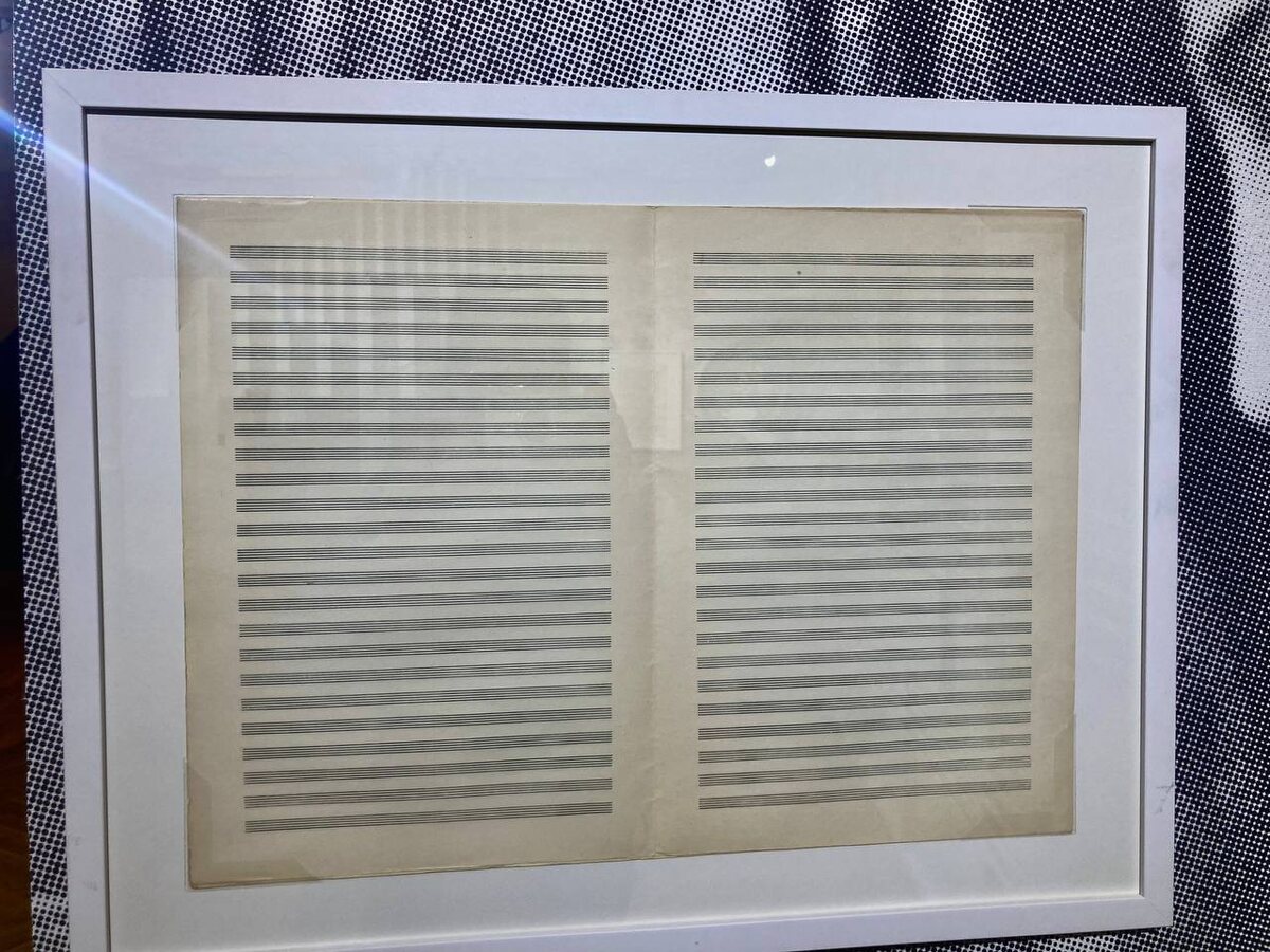 Пустые нотные страницы о произведениях, которые так и не написаны композитором