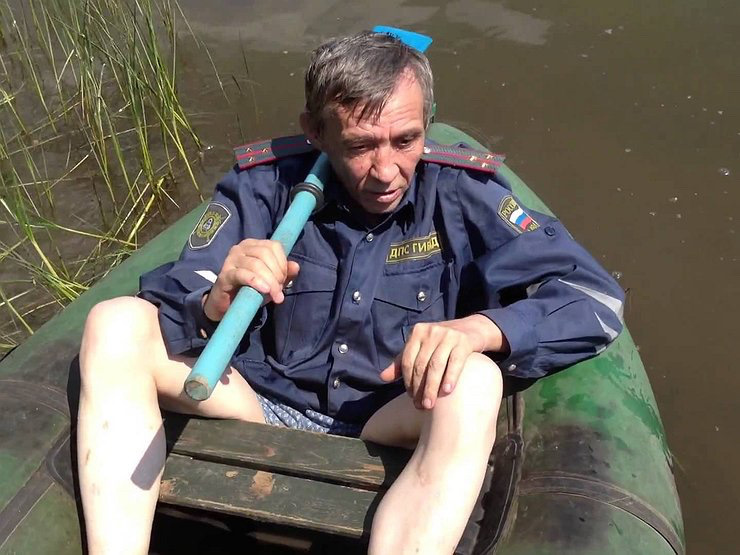 Главное, чтобы капитан корабля вместе с экипажем не выпал наружу