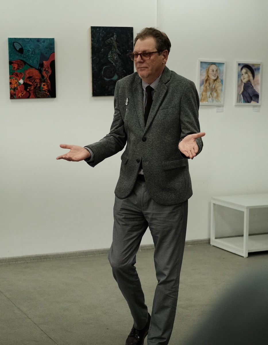 Вадим Климов, комисар галереи Республика изо, Барнаул.
