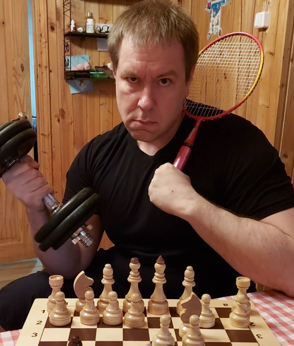 Да, да, я очень люблю спорт. Всё никак не могу определиться - какой именно