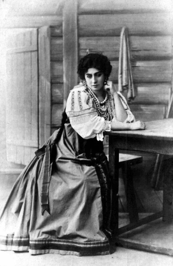 Антонина Нежданова © nezhdanova.msk.ru