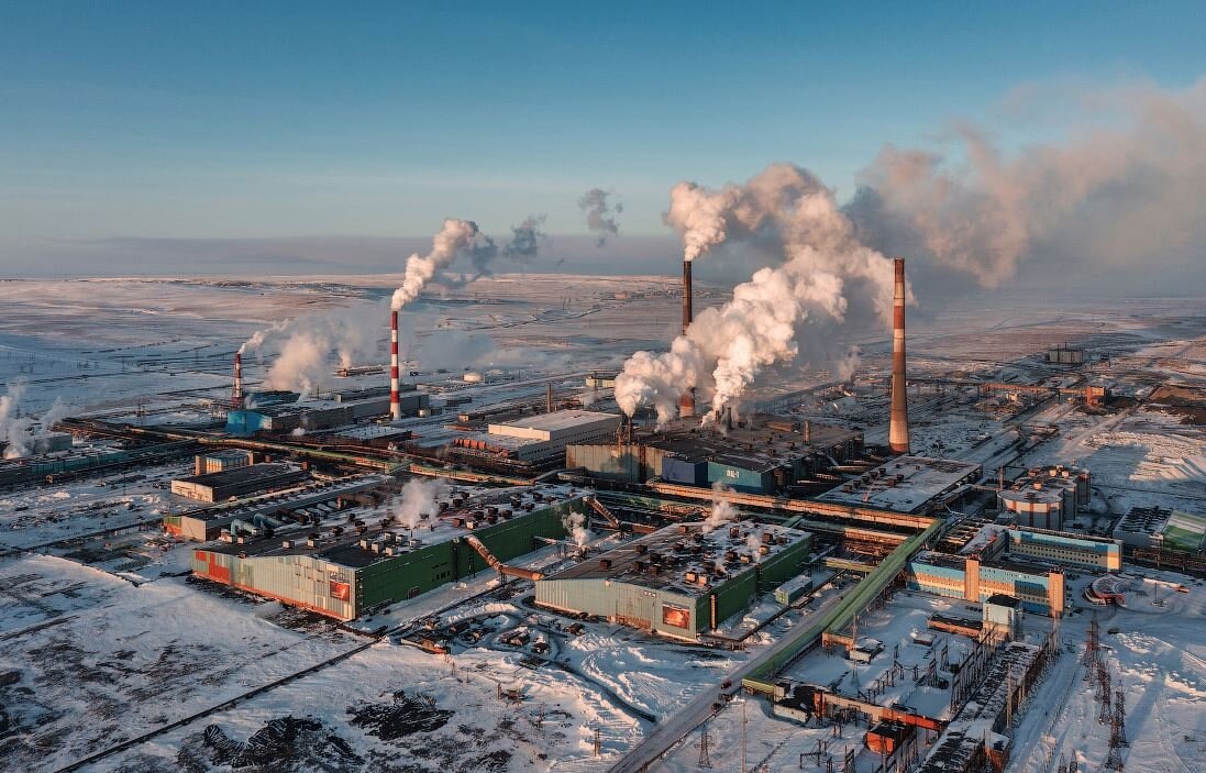 Норильский горно-металлургический комбинат с высоты