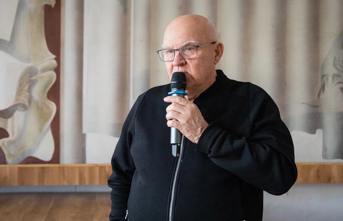    Люди не изменились.