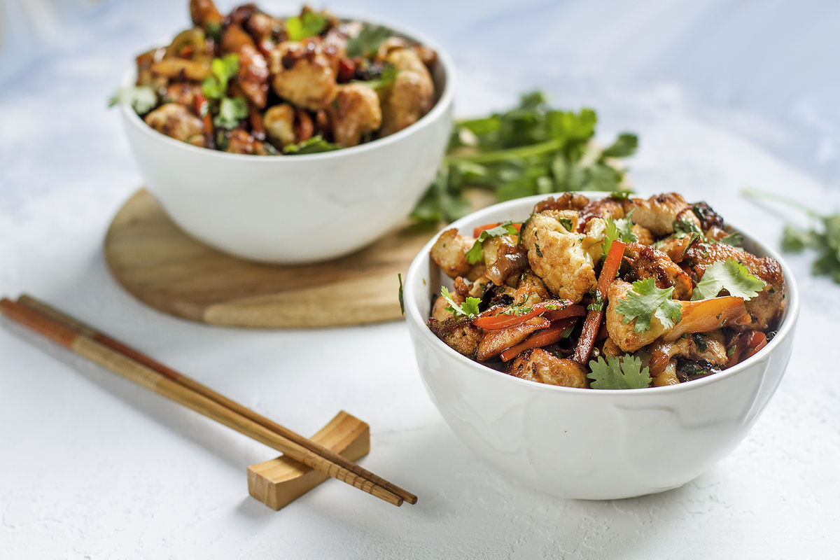 
Куриное филе стир-фрай с овощным миксом в кисло-сладком соусе