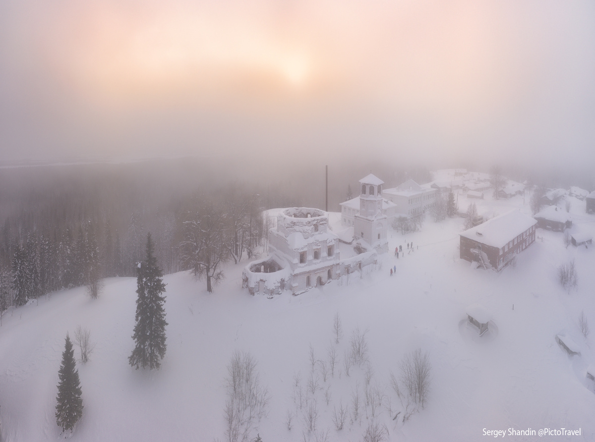 Красногорский монастырь в снежном тумане
