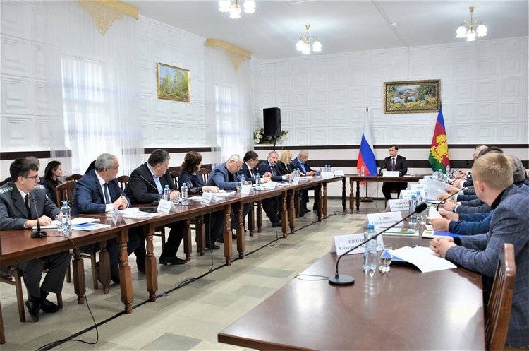    На аграрном совете при губернаторе Кубани обсудили законопроект о защите плодородия сельхозземель