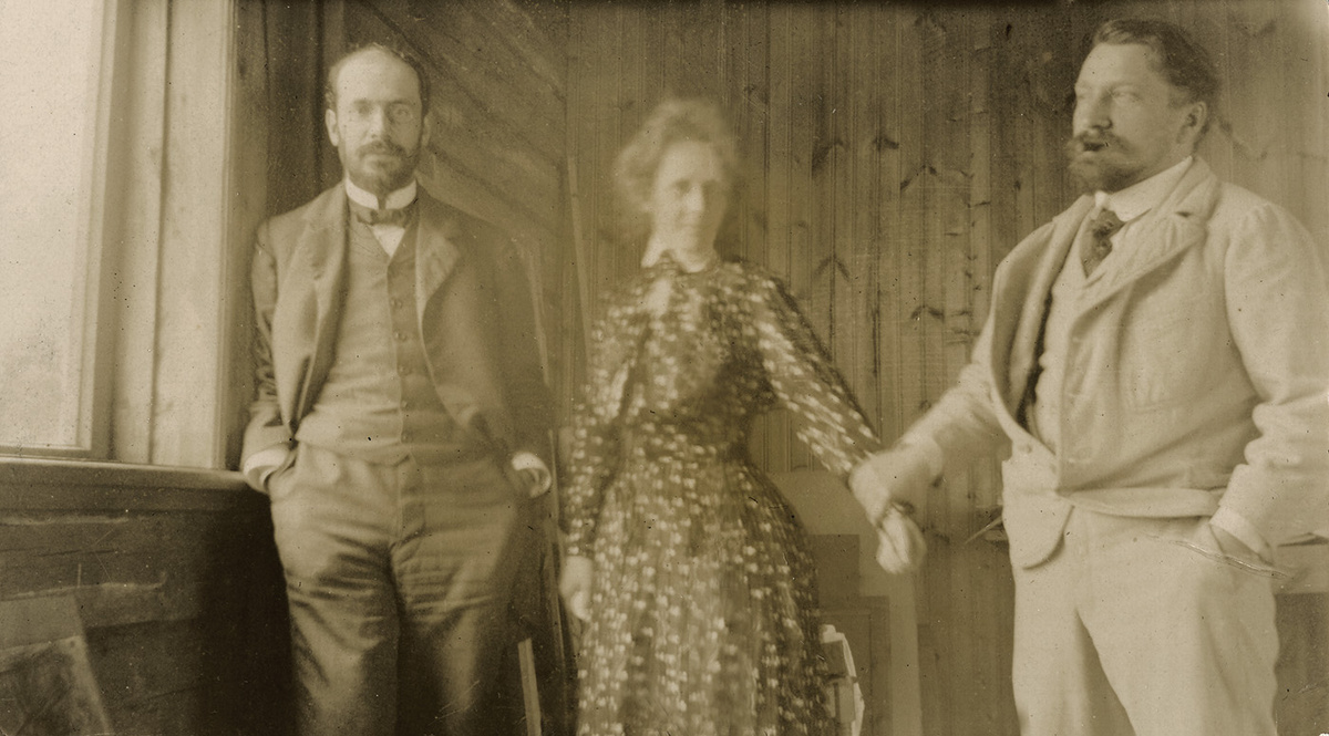 Александр Николаевич Бенуа, Ольга Федоровна и Валентин Александрович Серовы. Ино. 1903. Фотография. 
Александр Николаевич Бенуа, Ольга Федоровна и Валентин Александрович Серовы. Ино. 1903. Фотография.
Государственная Третьяковская галерея