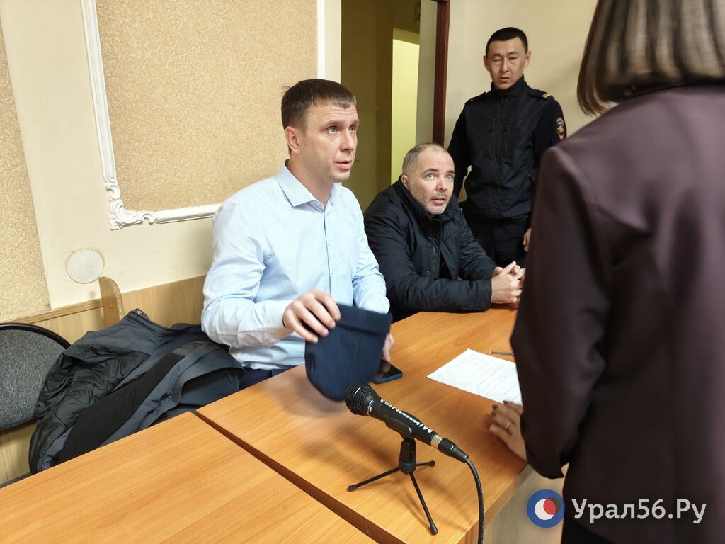    Экс-министр природы Оренбургской области Александр Самбурский заявил о многомилионном иске от прокуратуры в отношении него и близких