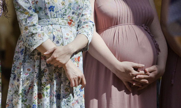    В Югре с 1 февраля вырастет материнский капитал. На что его можно потратить