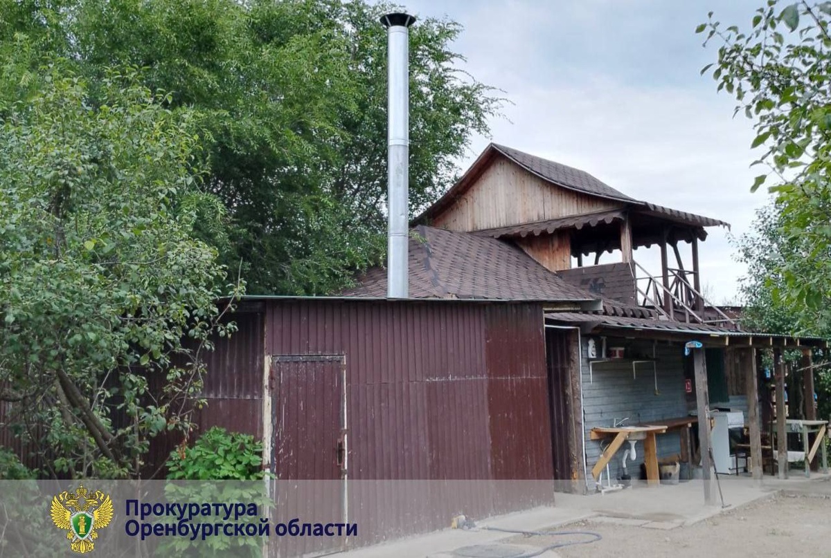    В Оренбурге руководство базы отдыха «Остров» незаконно захватили землю у озера Старица Марина Шарт