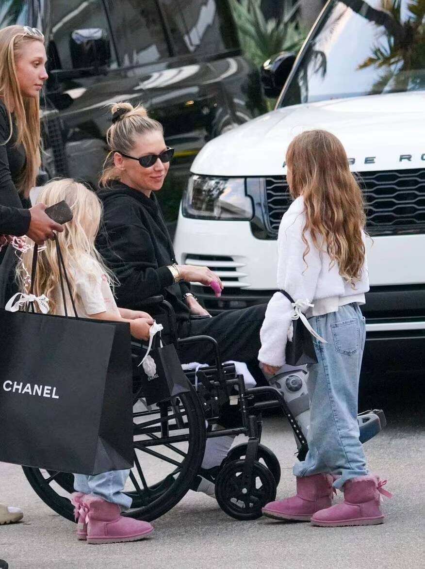    Анна Курникова оказалась в инвалидной коляскеСоцсети