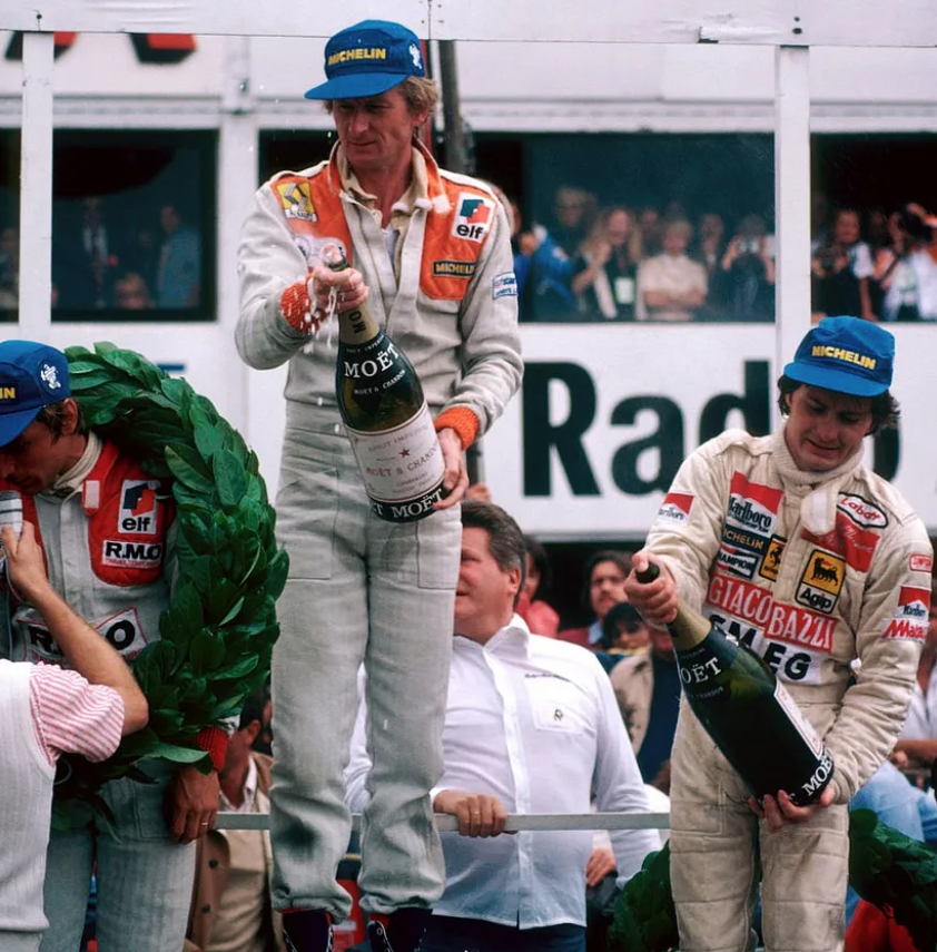 После дебюта в 1977 году Renault упорно трудилась, чтобы подняться в турнирной таблице, пока не одержала свою первую победу на Гран-при Франции в 1979 году. [Авторство: Алессио Маццокко]
