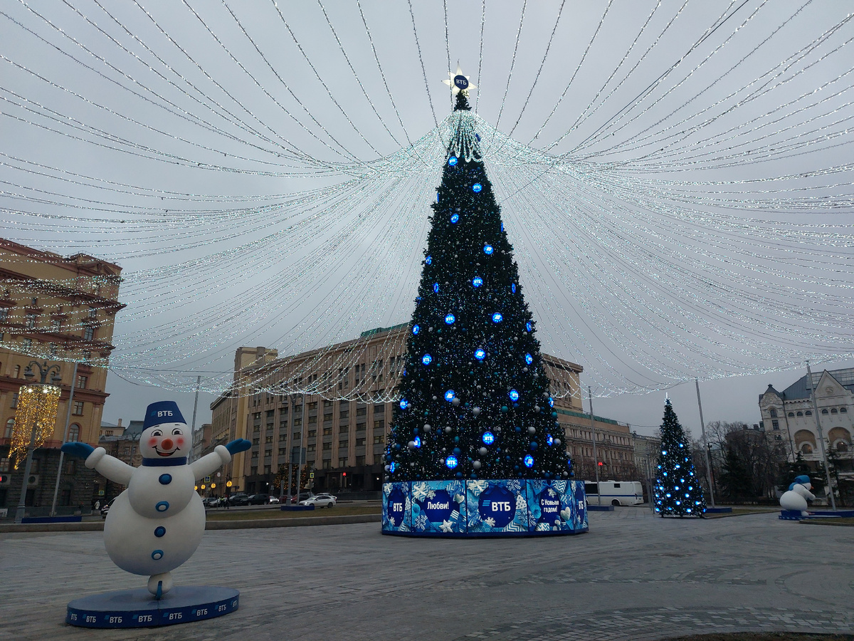 Елка от ВТБ