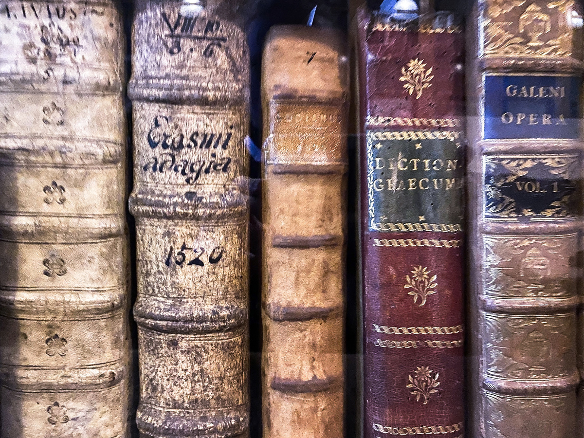 Фото из отдела редких книг 