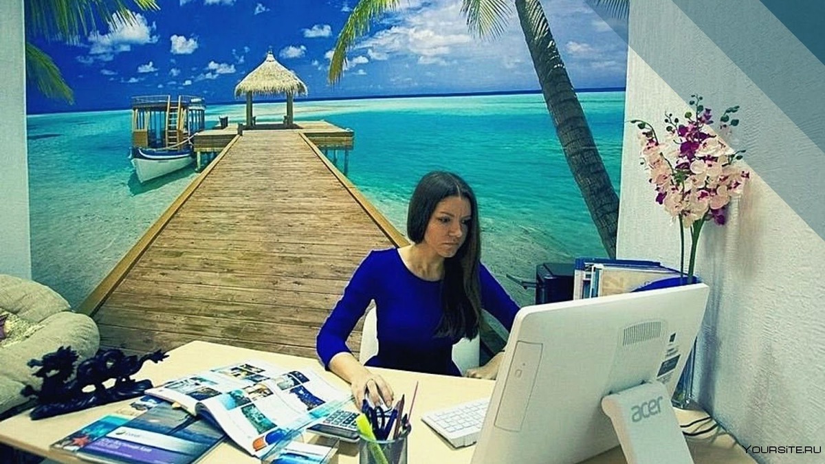 из интернета.. Сотрудница турфирмы.  