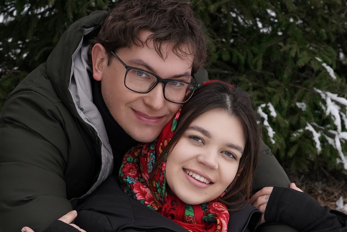     Звезды «Битвы экстрасенсов» Ирина Певчая и Александр Саков стали родителями