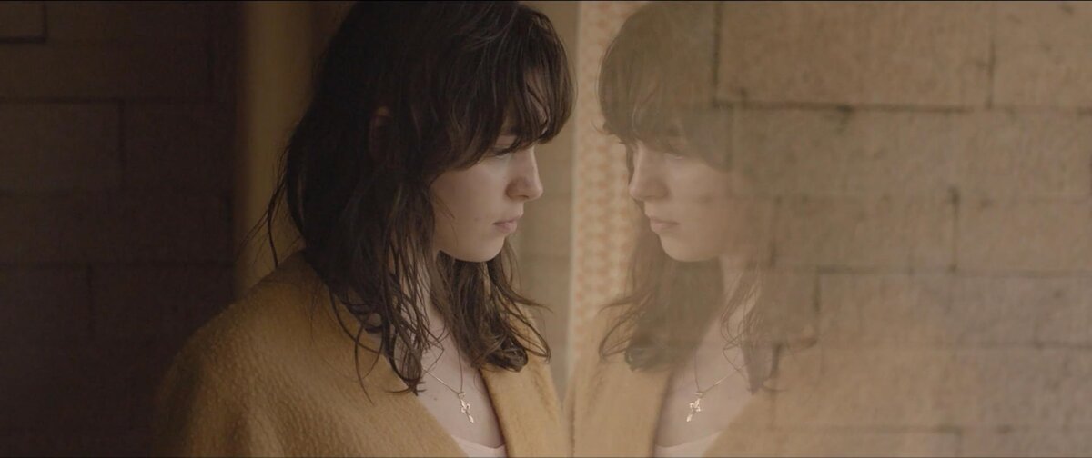 Клеманс одиноко в четырех стенах