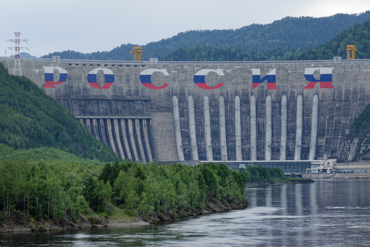 Встреча с Саяно-Шушенской ГЭС. Фото автора