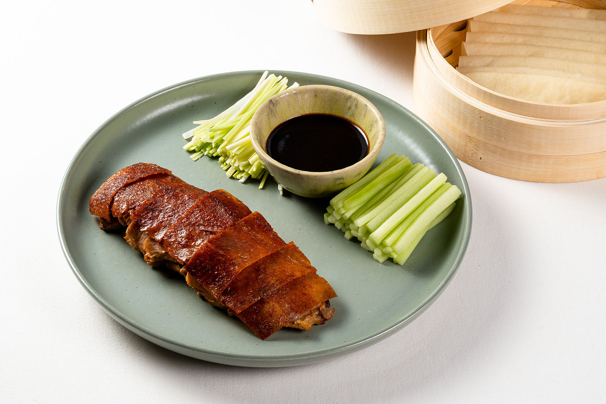    Утка по-пекински с овощами и блинами