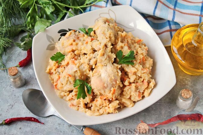 горох сушёный, куриные крылышки, лук репчатый, морковь, соль, перец чёрный молотый, масло растительное