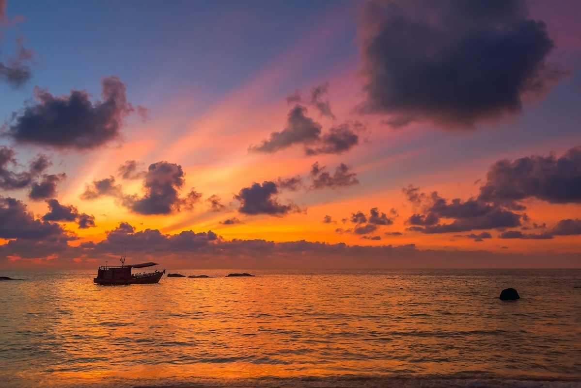 Лодка ушла под воду за минуты: туристы из России оказались в опасности.  Фото: Фото: unsplash.com