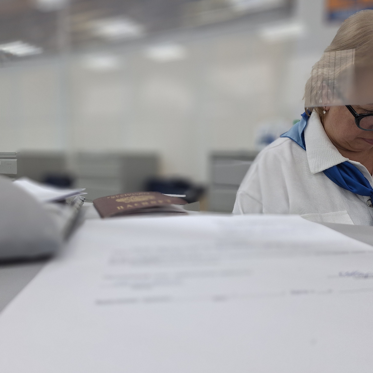 Быстро и без очереди приняли заявление. Копии сняли здесь же, мои не понадобились. 