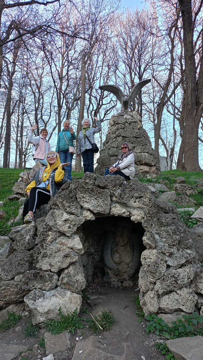 Ещë одно фото из Ессентуков апреля 2024... Какие счастливые лица! Это лишь малая часть нашей компании