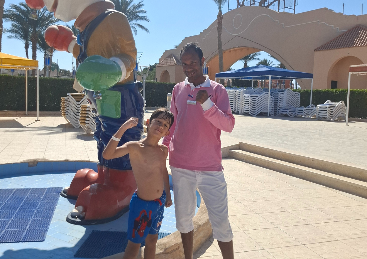 Последний день. Юнис со своим "лучшим другом"